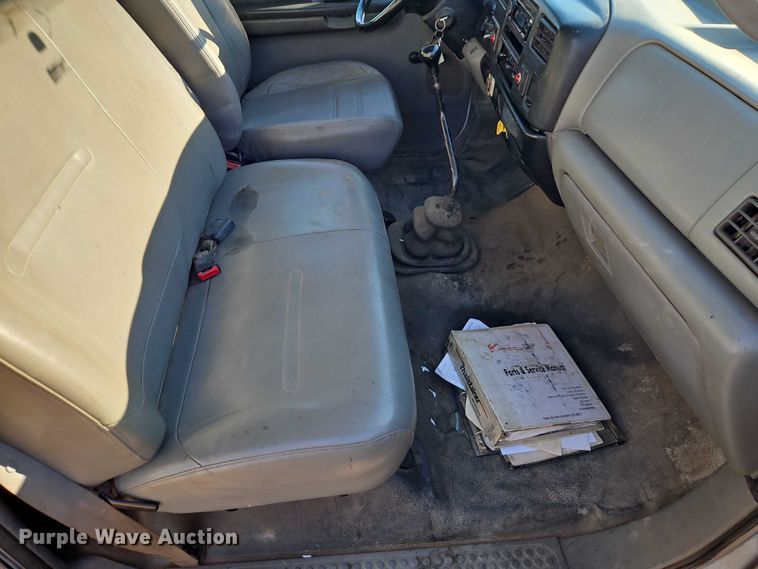 image for item EB8263 2005 Ford F750 Super Duty XL utility / service truck