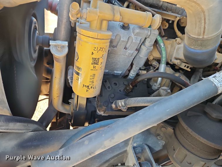 image for item EB8263 2005 Ford F750 Super Duty XL utility / service truck