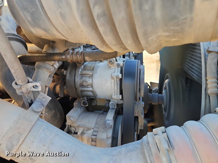 image for item EB8263 2005 Ford F750 Super Duty XL utility / service truck