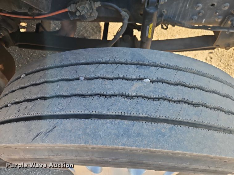 image for item EB8263 2005 Ford F750 Super Duty XL utility / service truck