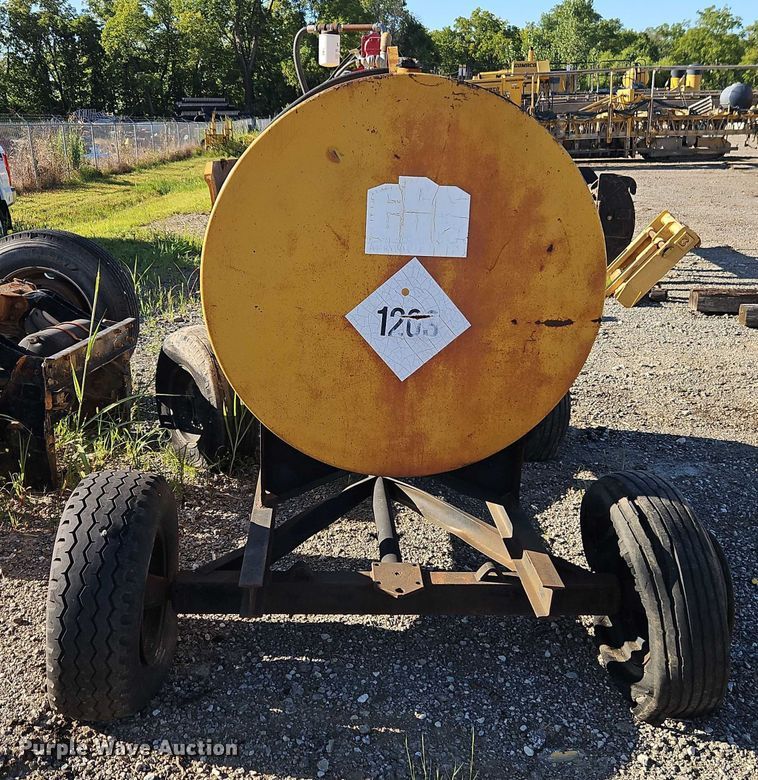 image for item EB8264 Tank trailer