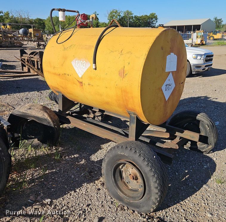 image for item EB8264 Tank trailer