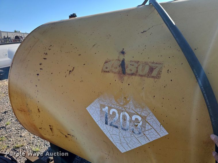 image for item EB8264 Tank trailer