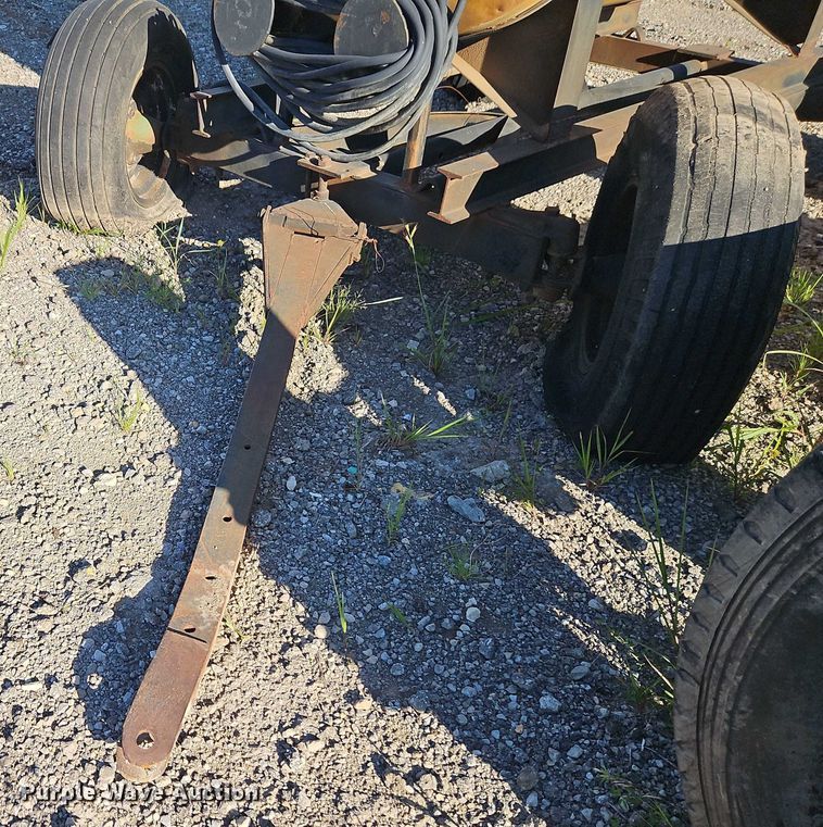 image for item EB8264 Tank trailer