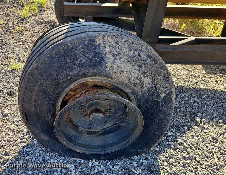 image for item EB8264 Tank trailer