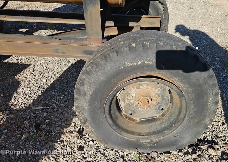 image for item EB8264 Tank trailer