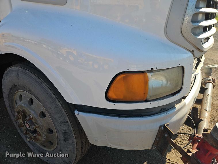 image for item EB8267 2001 Sterling A9500 water truck