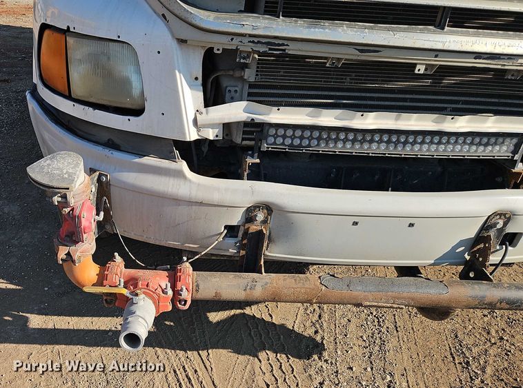 image for item EB8267 2001 Sterling A9500 water truck