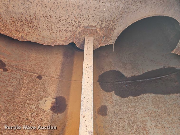 image for item EB8267 2001 Sterling A9500 water truck