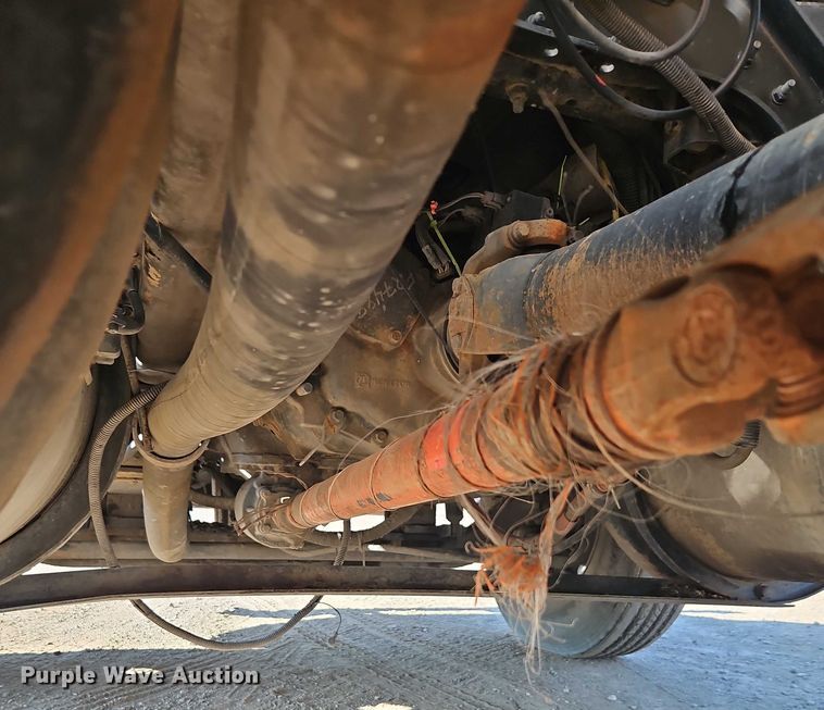 image for item EB8267 2001 Sterling A9500 water truck