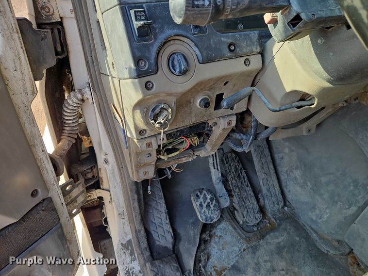 image for item EB8267 2001 Sterling A9500 water truck