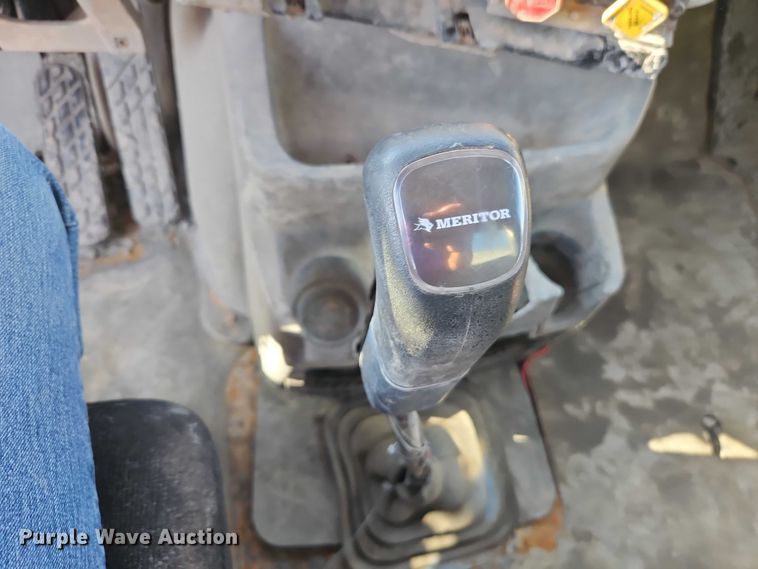 image for item EB8267 2001 Sterling A9500 water truck