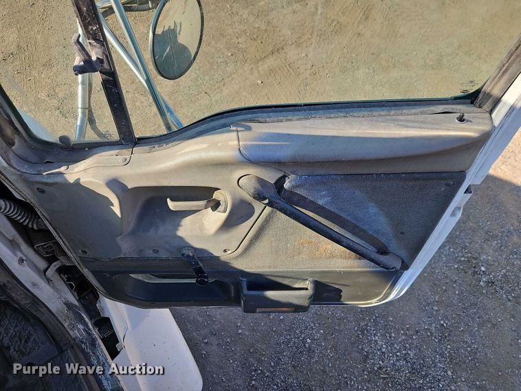 image for item EB8267 2001 Sterling A9500 water truck