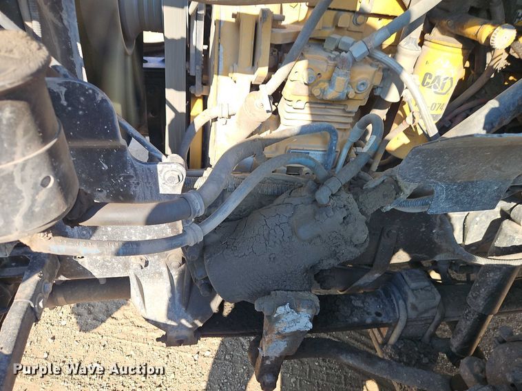 image for item EB8267 2001 Sterling A9500 water truck