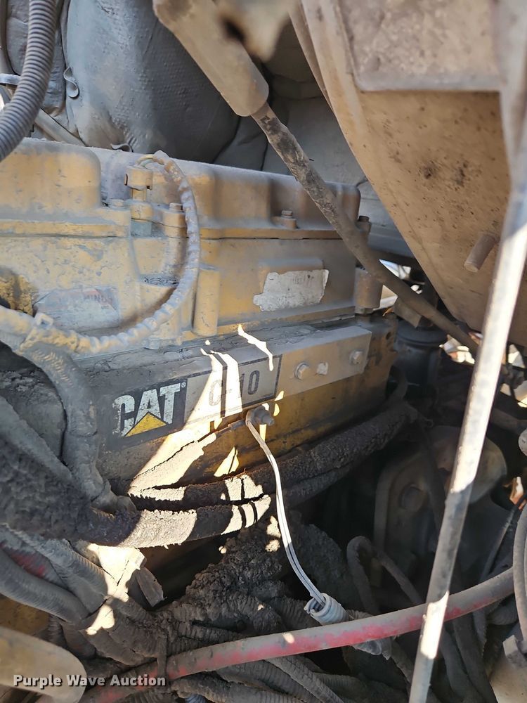 image for item EB8267 2001 Sterling A9500 water truck