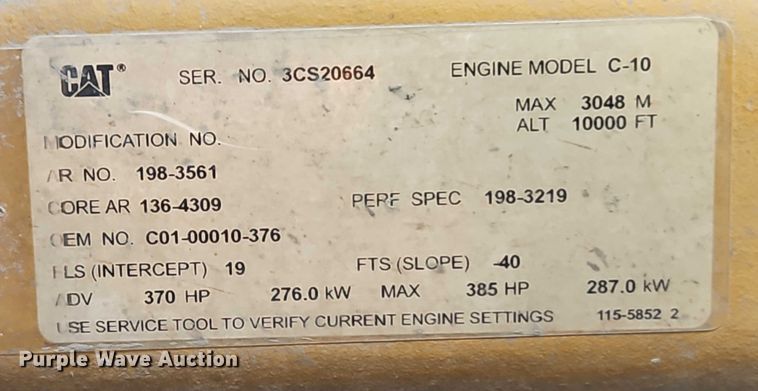 image for item EB8267 2001 Sterling A9500 water truck