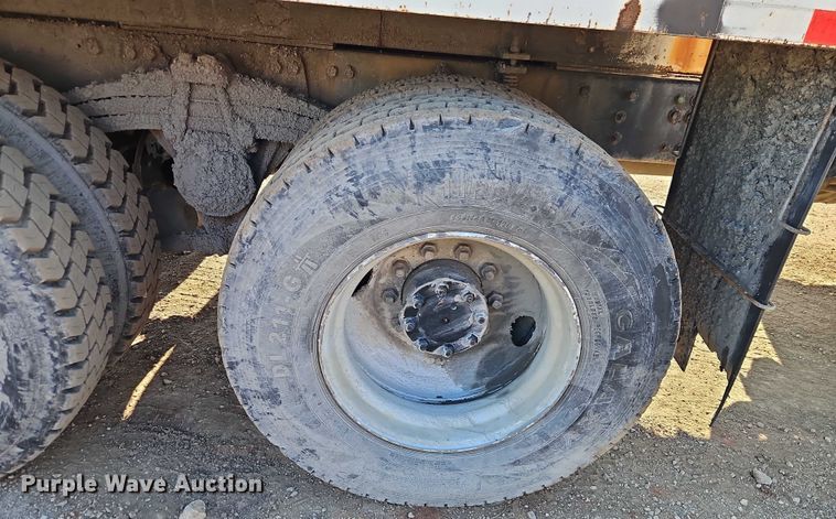 image for item EB8267 2001 Sterling A9500 water truck