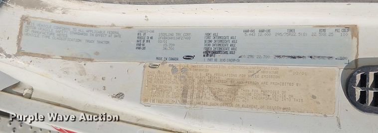 image for item EB8267 2001 Sterling A9500 water truck