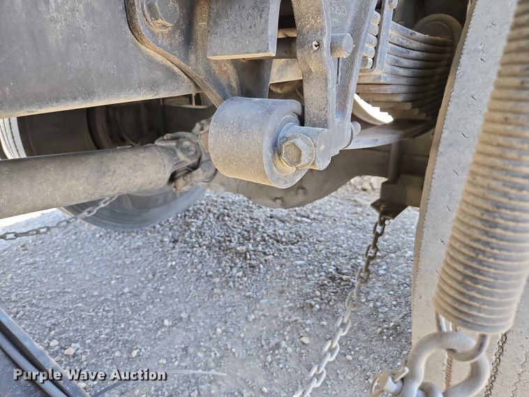 image for item EC1128 2007 International 4200 street sweeper truck