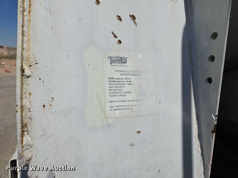 image for item EC1128 2007 International 4200 street sweeper truck