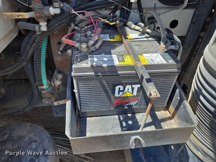 image for item EC1128 2007 International 4200 street sweeper truck