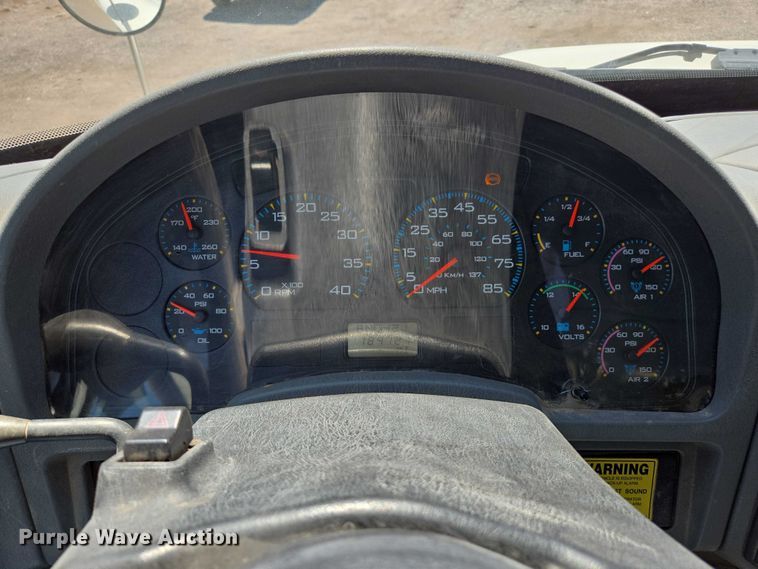 image for item EC1128 2007 International 4200 street sweeper truck