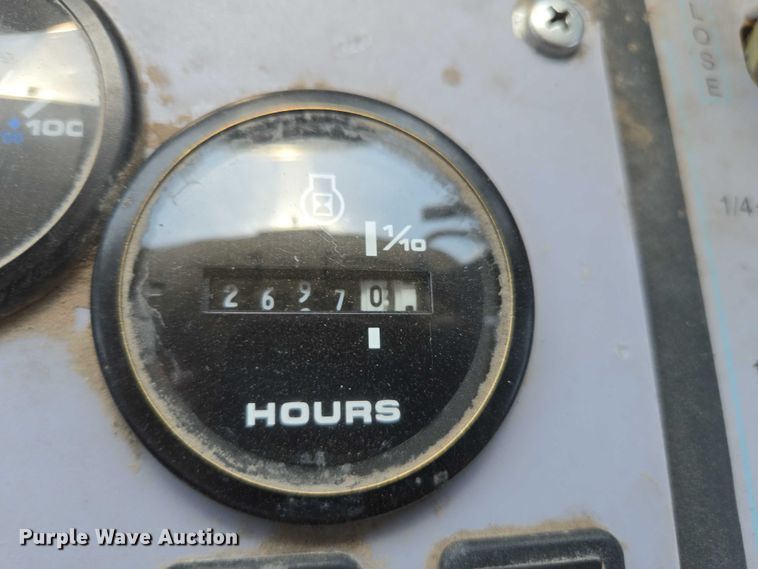 image for item EC1128 2007 International 4200 street sweeper truck