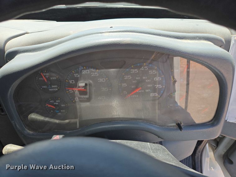 image for item EC1128 2007 International 4200 street sweeper truck