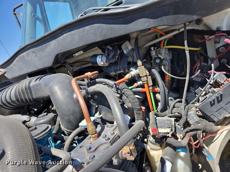 image for item EC1128 2007 International 4200 street sweeper truck