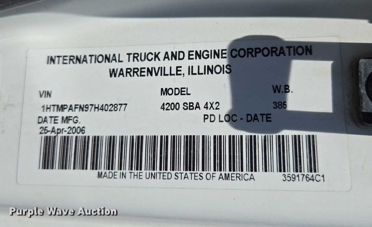 image for item EC1128 2007 International 4200 street sweeper truck