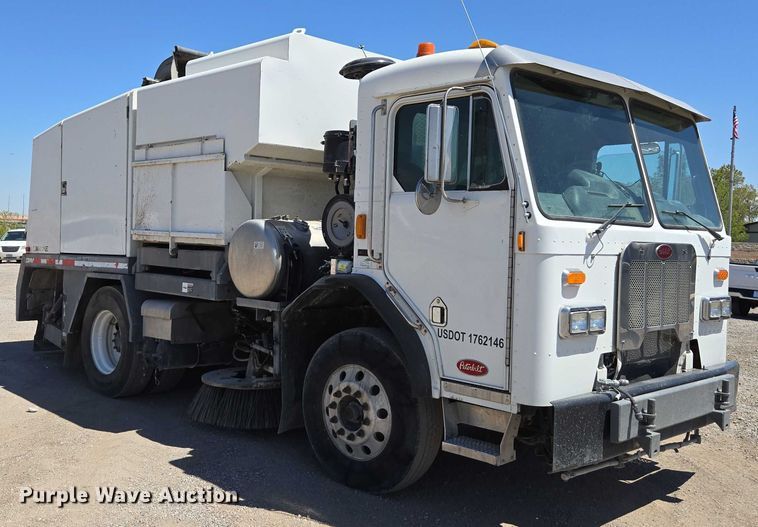 image for item EC1129 2013 Peterbilt 320 street sweeper truck