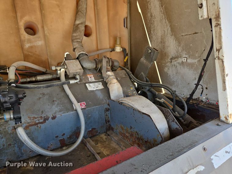 image for item EC1129 2013 Peterbilt 320 street sweeper truck