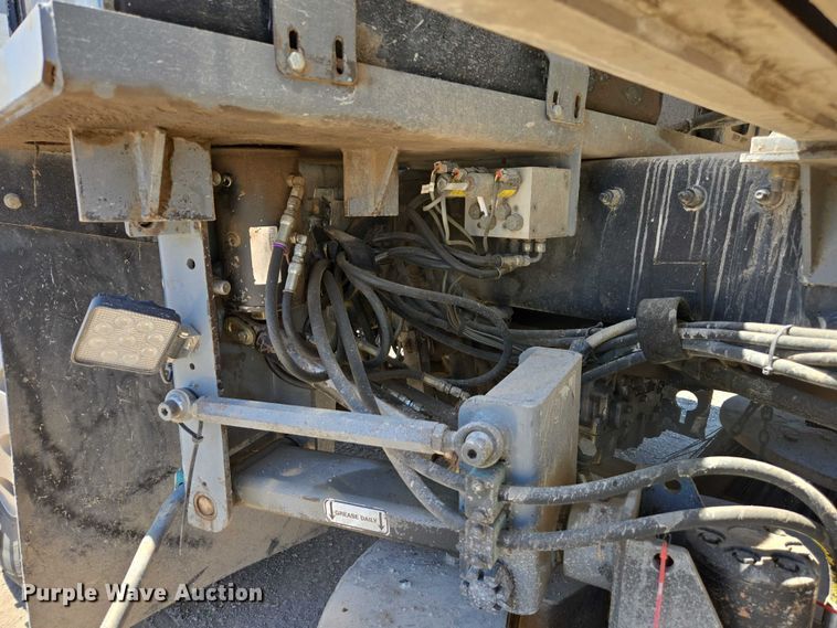 image for item EC1129 2013 Peterbilt 320 street sweeper truck