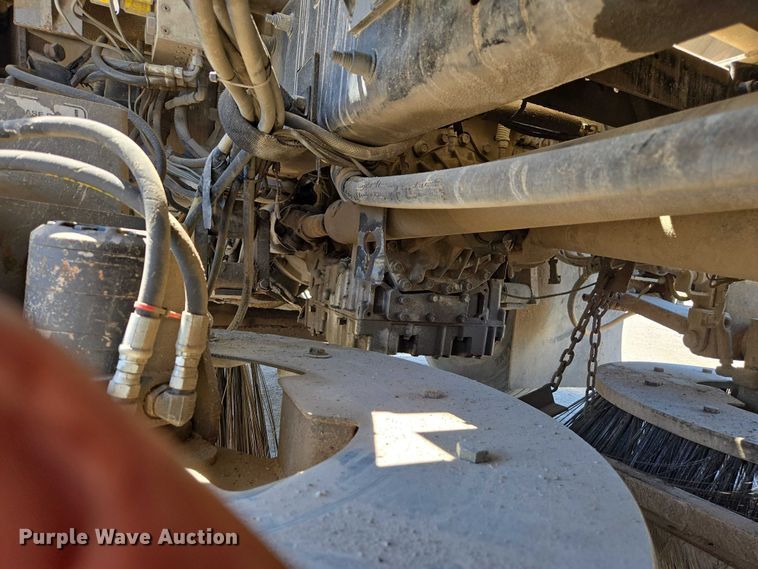 image for item EC1129 2013 Peterbilt 320 street sweeper truck