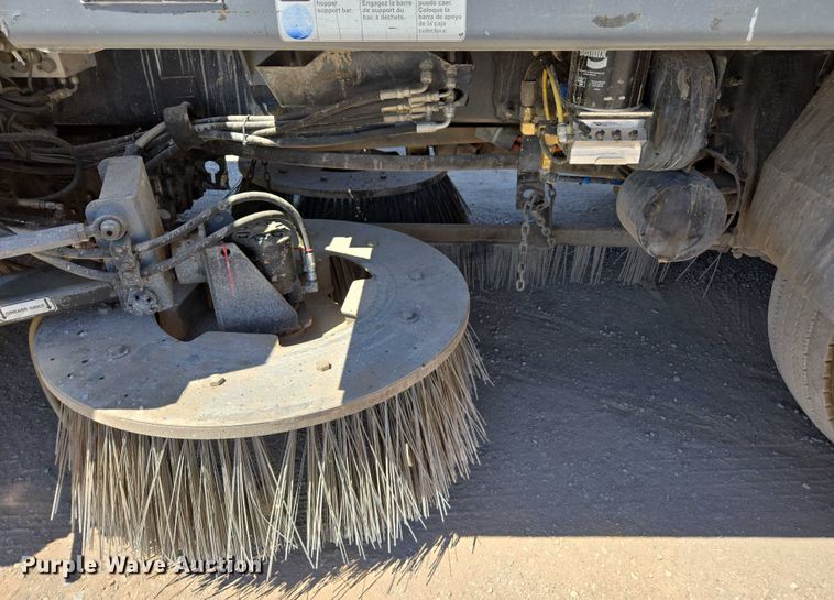 image for item EC1129 2013 Peterbilt 320 street sweeper truck