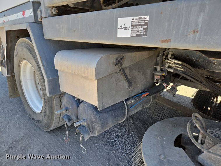 image for item EC1129 2013 Peterbilt 320 street sweeper truck