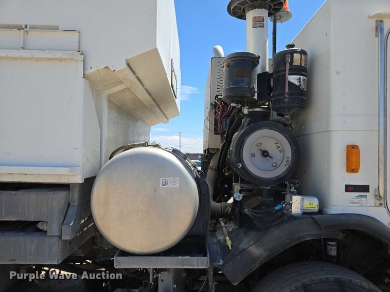 image for item EC1129 2013 Peterbilt 320 street sweeper truck