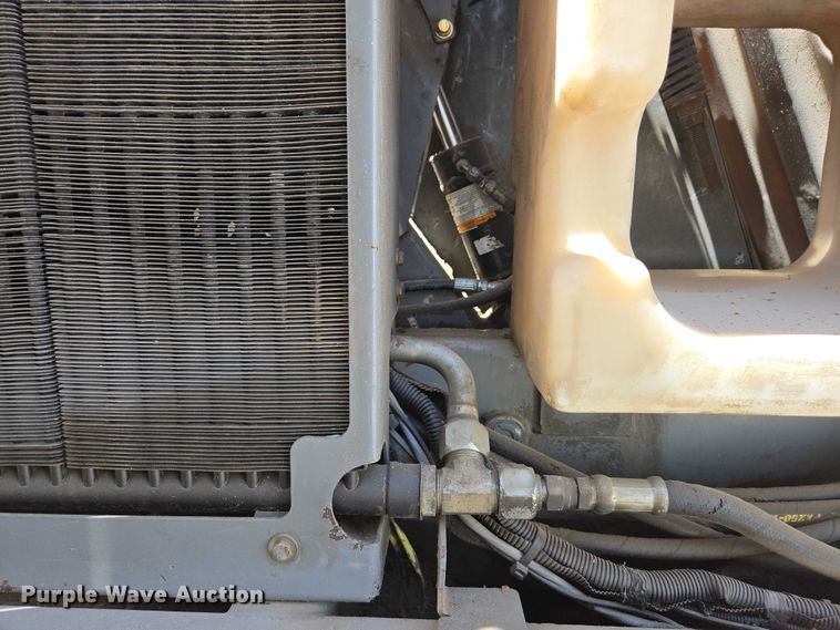 image for item EC1129 2013 Peterbilt 320 street sweeper truck