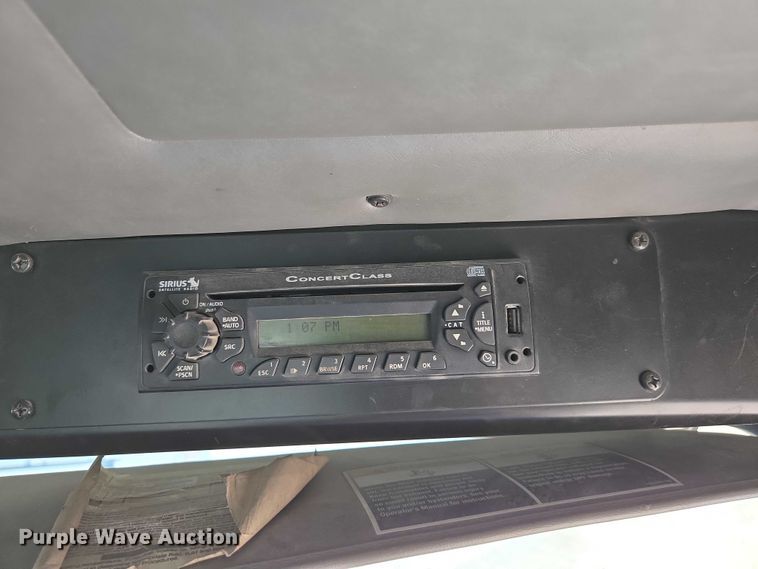 image for item EC1129 2013 Peterbilt 320 street sweeper truck