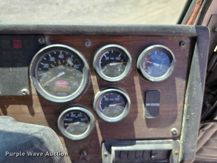 image for item EC1129 2013 Peterbilt 320 street sweeper truck