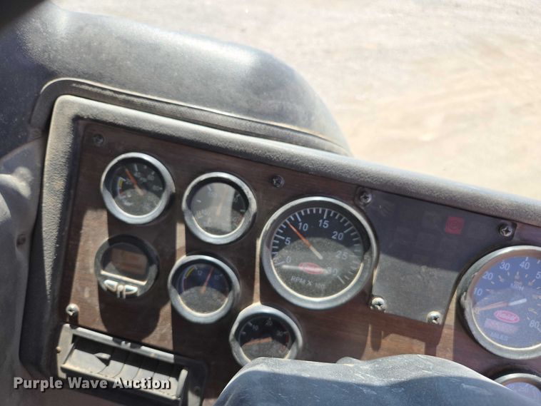 image for item EC1129 2013 Peterbilt 320 street sweeper truck