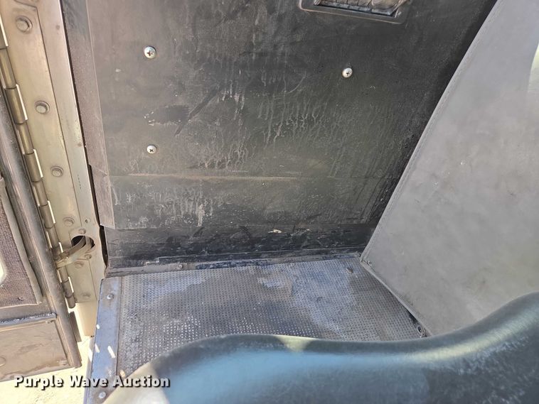 image for item EC1129 2013 Peterbilt 320 street sweeper truck