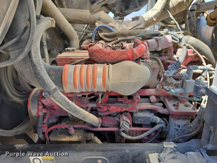 image for item EC1129 2013 Peterbilt 320 street sweeper truck