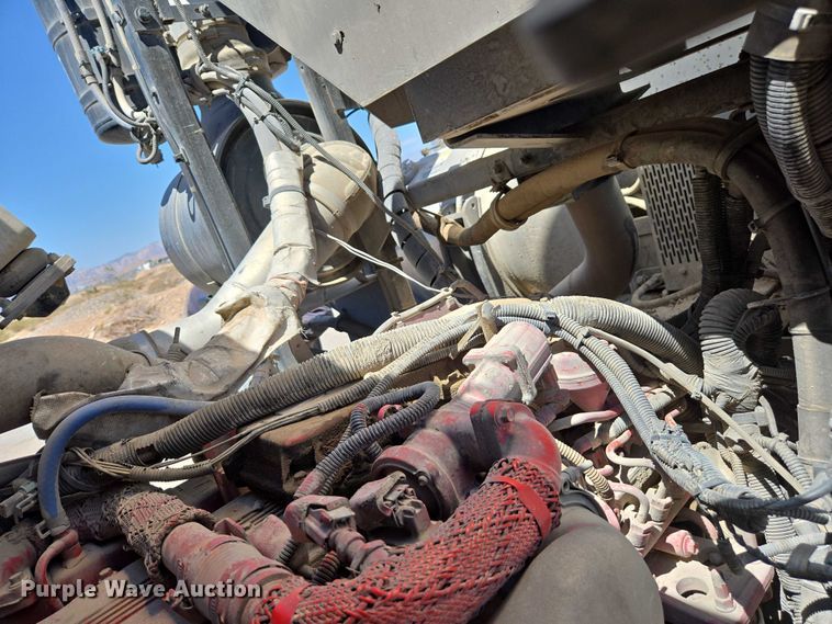 image for item EC1129 2013 Peterbilt 320 street sweeper truck