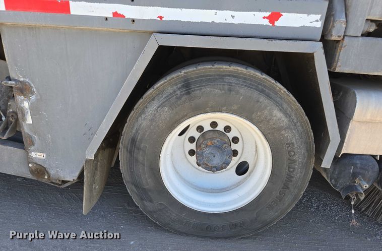 image for item EC1129 2013 Peterbilt 320 street sweeper truck