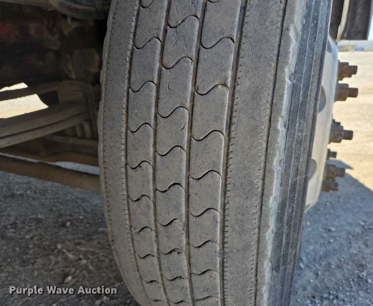 image for item EC1129 2013 Peterbilt 320 street sweeper truck