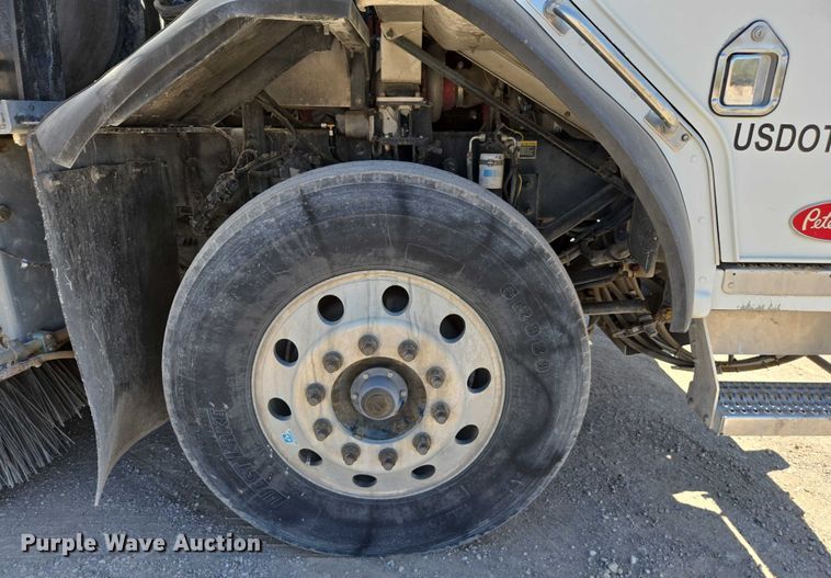 image for item EC1129 2013 Peterbilt 320 street sweeper truck