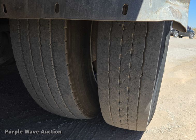 image for item EC1129 2013 Peterbilt 320 street sweeper truck