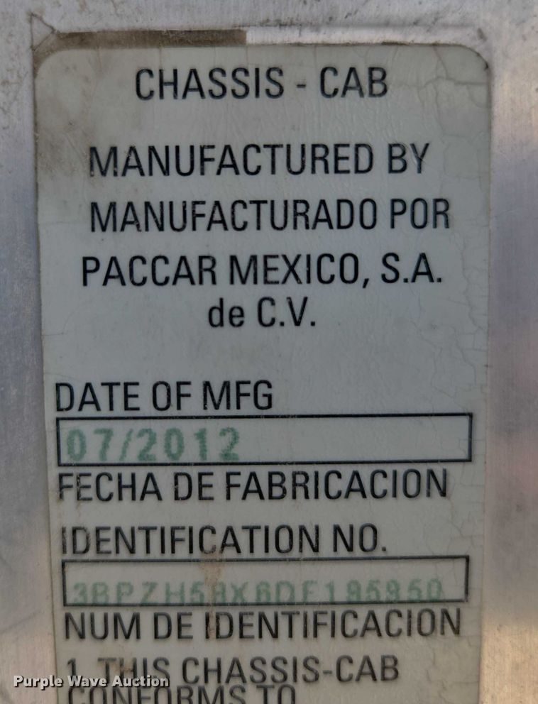 image for item EC1129 2013 Peterbilt 320 street sweeper truck