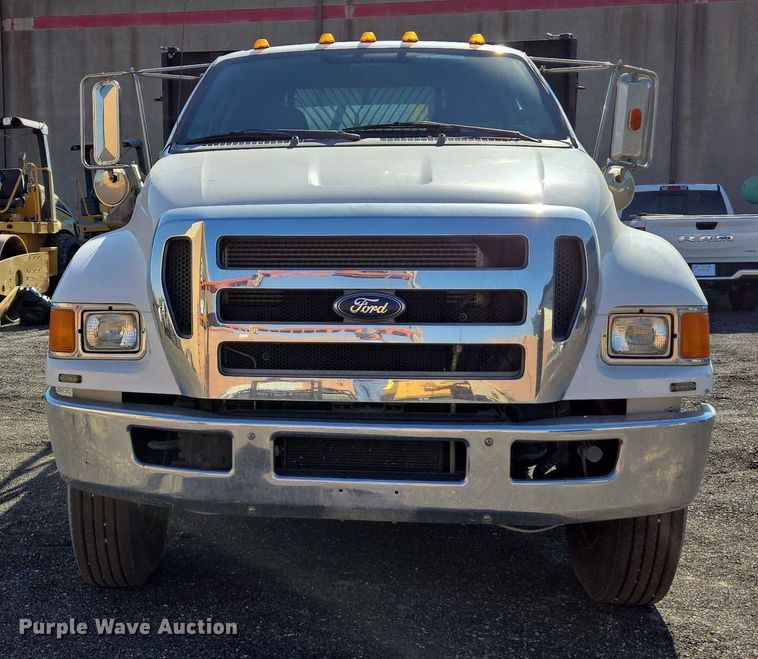 image for item EC1130 2013 Ford F750 Super Duty flatbed truck